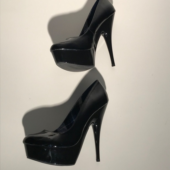 Fahrenheit Platform Stiletto Pump - Picture 5 of 8